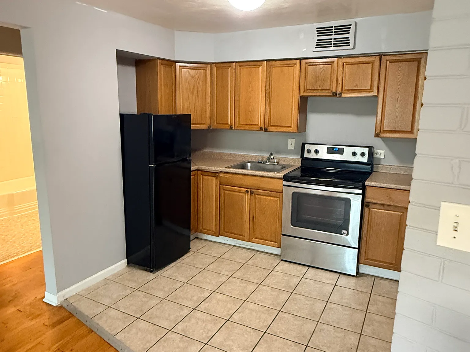 7006 S Cregier Ave — Photo 2