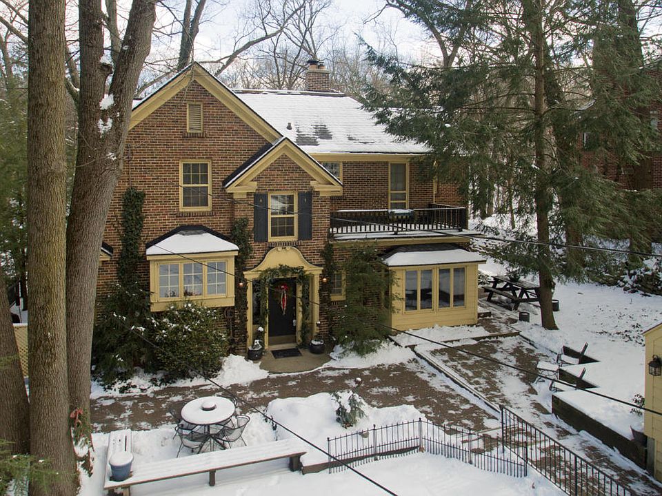 1st image of 2320 Bronson Blvd