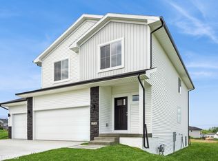 5676 Brook View Ave, Des Moines, IA 50317