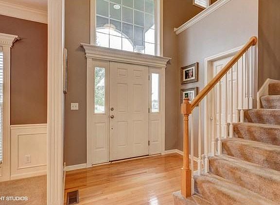 2nd image of 1585 Buckingham Ct
