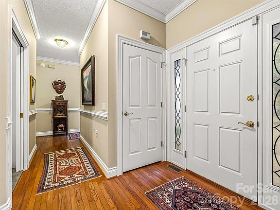 4th image of 25 Clovelly Way