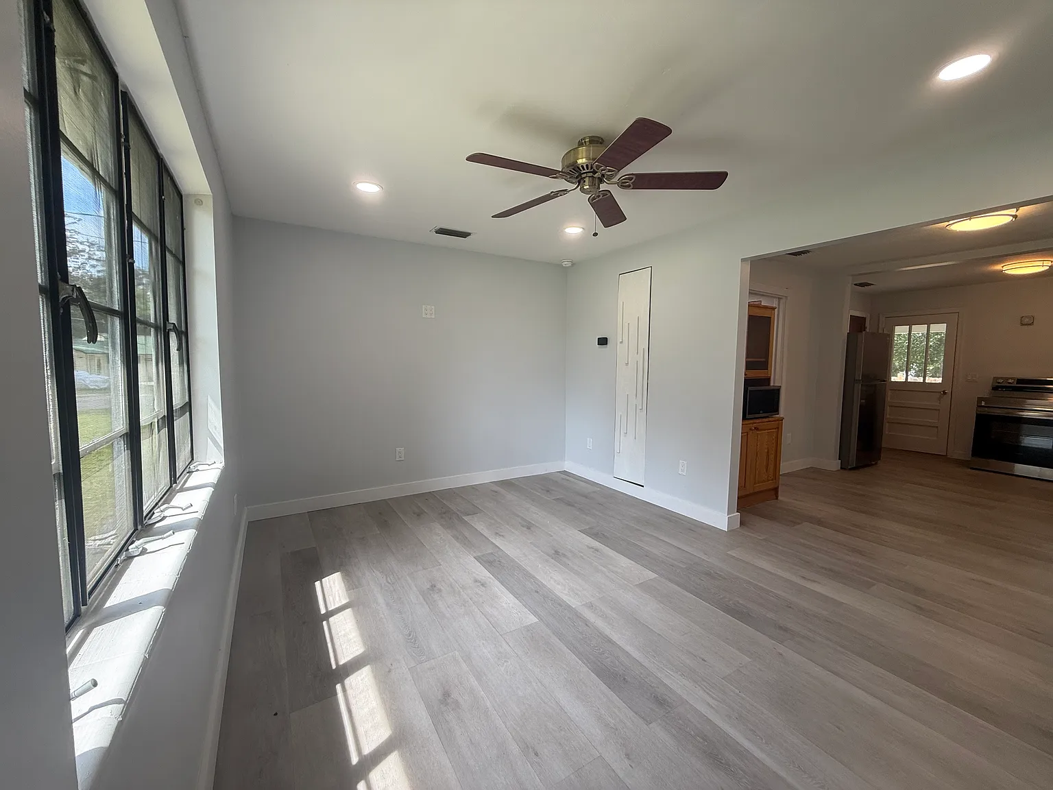2 bed, 841 sqft, $1,400 — Photo 1