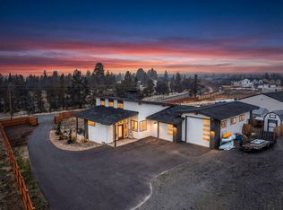 2370 SW Helmholtz Way, Redmond, OR 97756