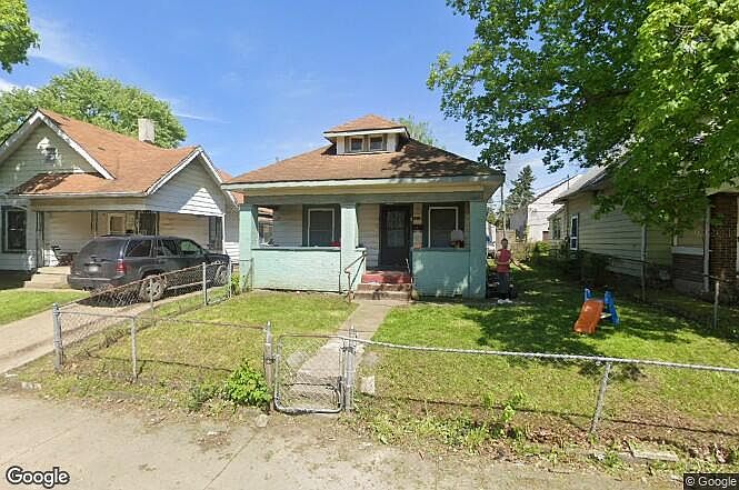 2nd image of 1017 N Belleview Pl