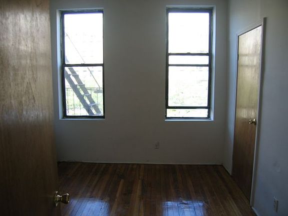 4th image of 2509 7th Ave APT 10