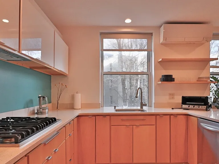 141-143 Beaconsfield Rd #3 — Photo 7