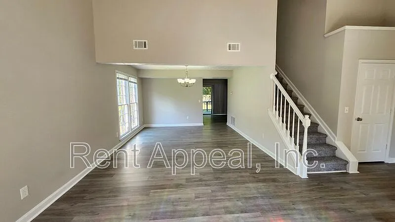 3 bed, 2.5 bath, 1558 sqft, $2,050 — Photo 4