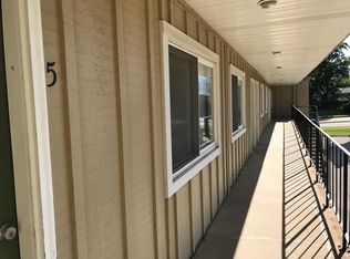 7028 N University St APT 5, Peoria, IL