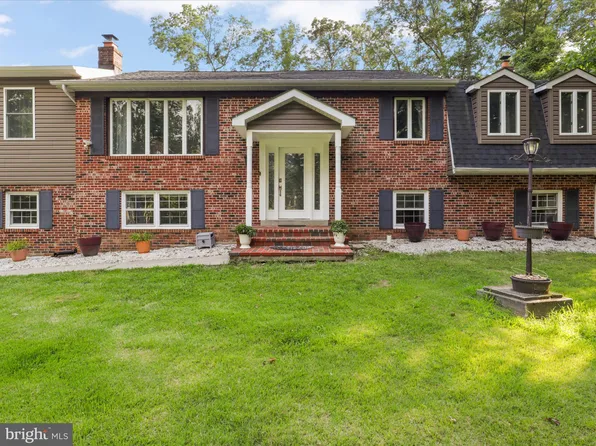 3355 Twinbrook Dr, Waldorf, MD 20603