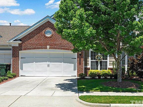 2nd image of 820 Finnbar Dr