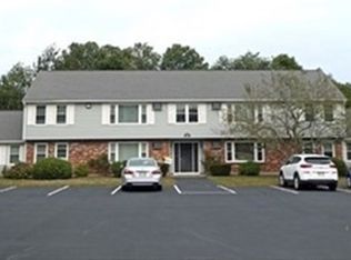 4 Blueberry Dr APT 6, Lakeville, MA 02347