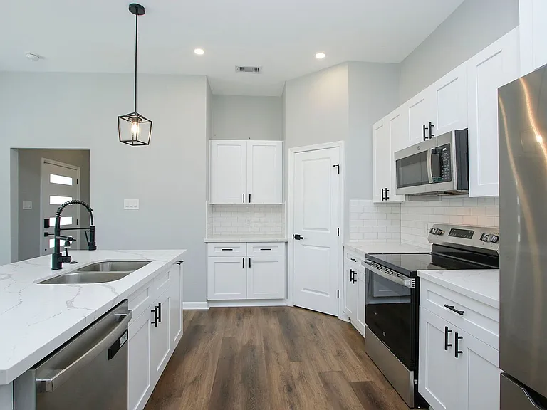 4337 Faulkner St — Photo 7