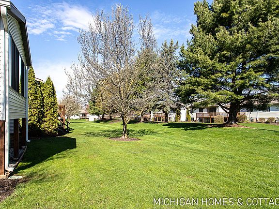 2nd image of 907 Creekridge Dr