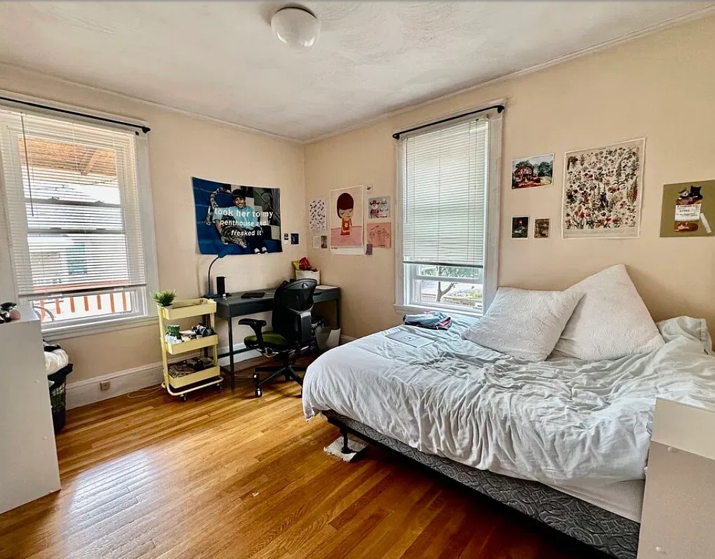 4 bed, 1.5 bath, $5,400 — Photo 3