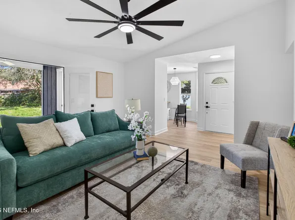 1091 WILLOW COVE Court W, Jacksonville, FL 32233