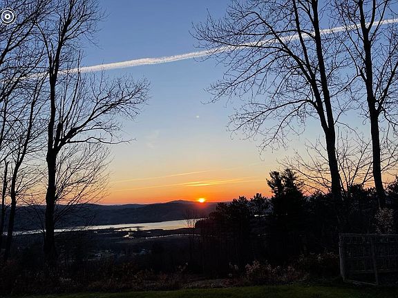 4th image of 537 Memphremagog Views