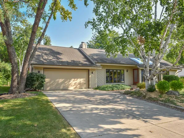 8118 West Coventry DRIVE, Franklin, WI 53132