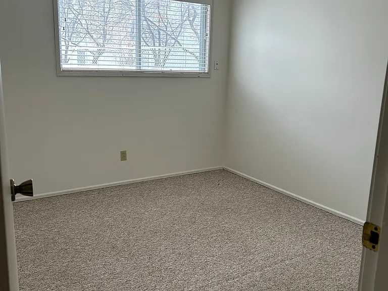 5202 61st Ave #1 — Photo 6