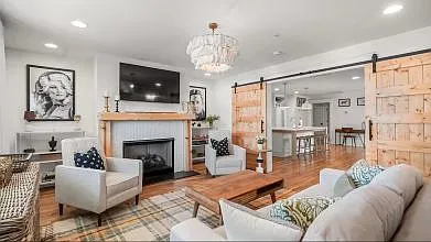 1 bed, 1425 sqft, $6,500 — Photo 2