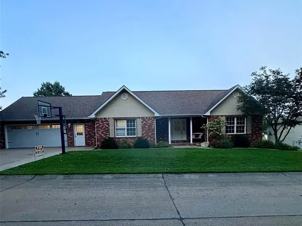 102 Stull Dr, Benton, MO 63736