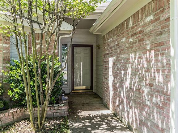 2nd image of 1112 Darren Dr