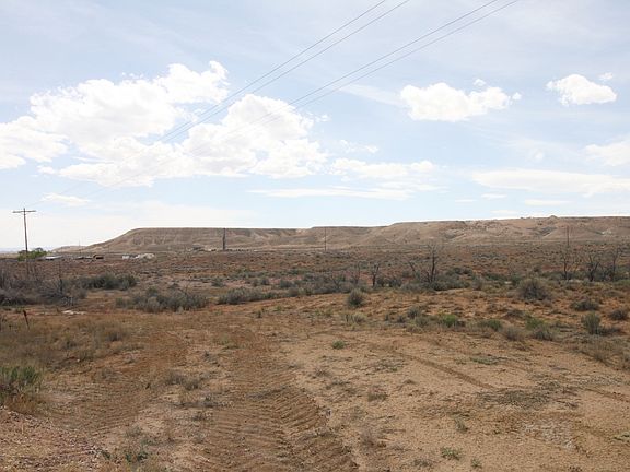 2nd image of 2701 N Crescent Rd