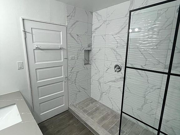 3rd image of 27 S Philadelphia St #27