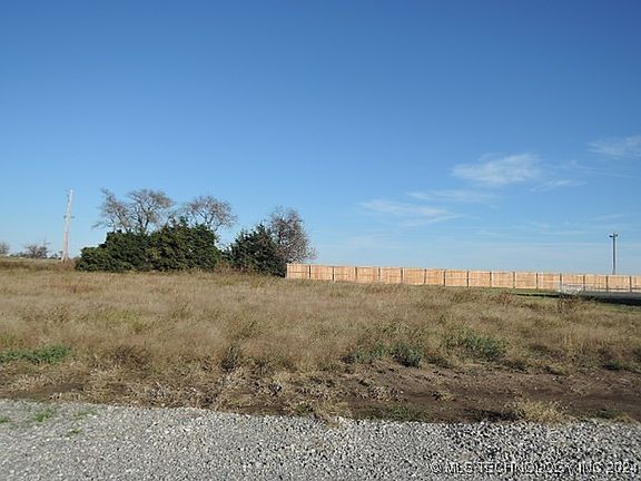 5th image of River Bend Dr