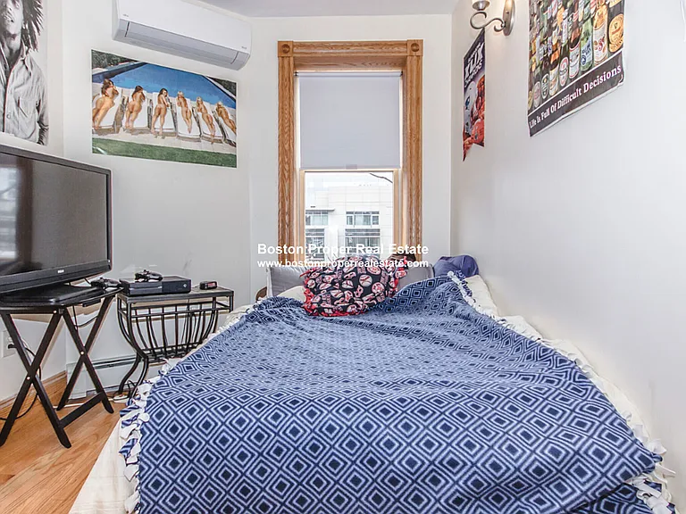 16 S Russell St — Photo 7