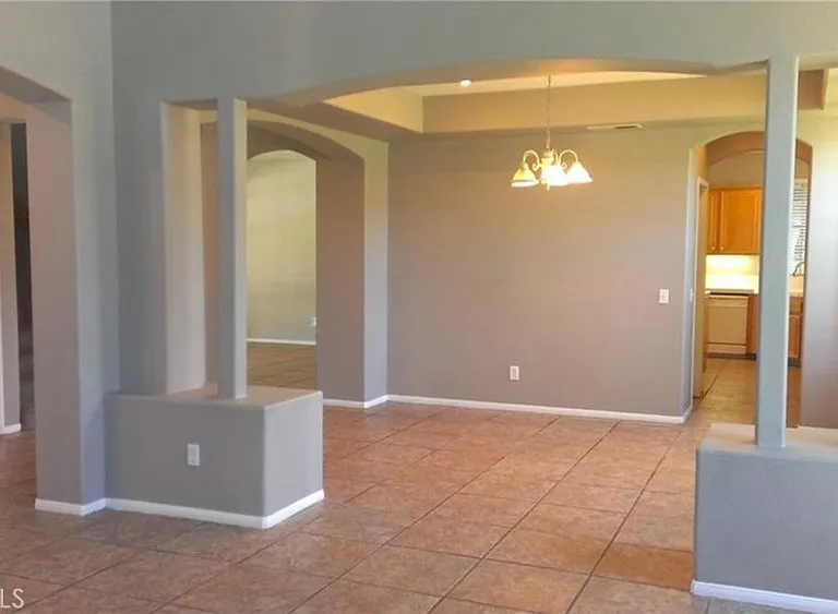 43 Valencia Ln — Photo 4
