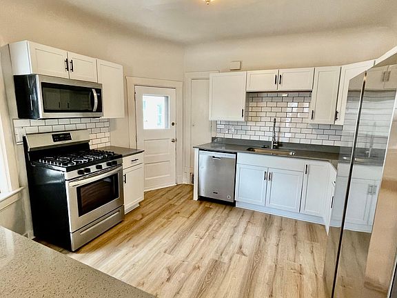 3rd image of 2412 Girard Ave S #B