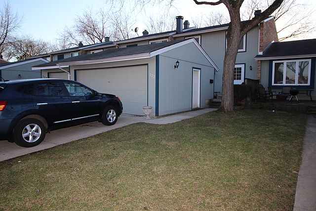1st image of 322 Elmwood Ln