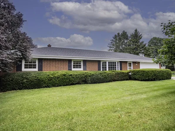 4071 Woodside COURT, Hubertus, WI 53033