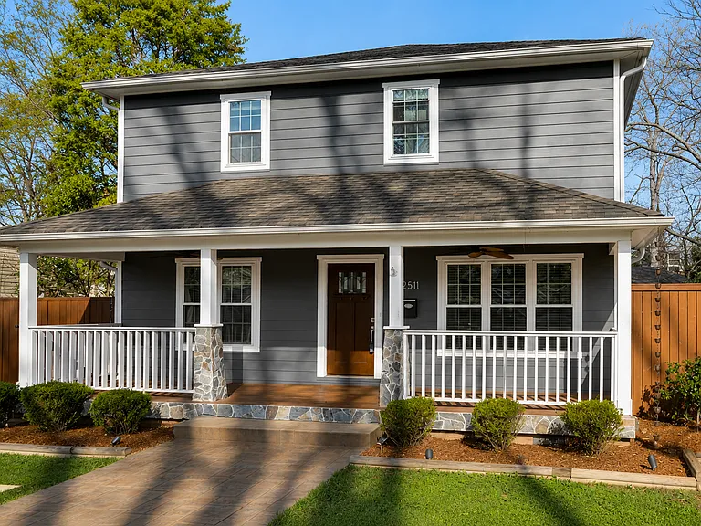 2511 Yadkin Ave — Photo 2