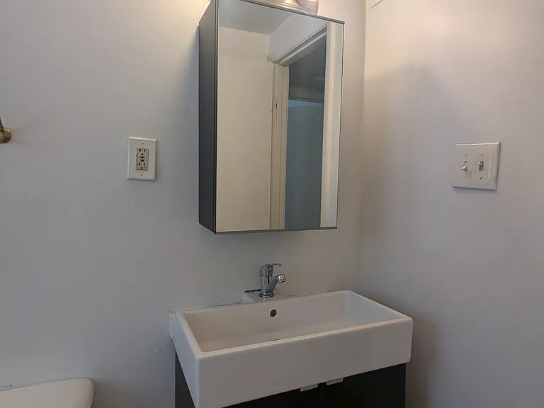 1277 Greenwich St SW #7 — Photo 11