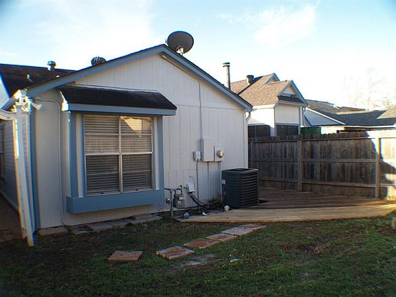 3rd image of 14518 Briton Cove Dr
