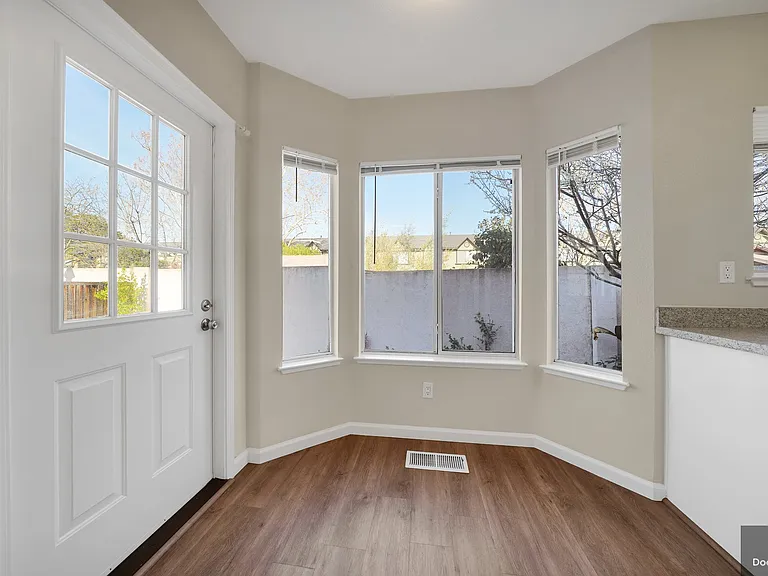 813 Woodhams Oaks Pl — Photo 7