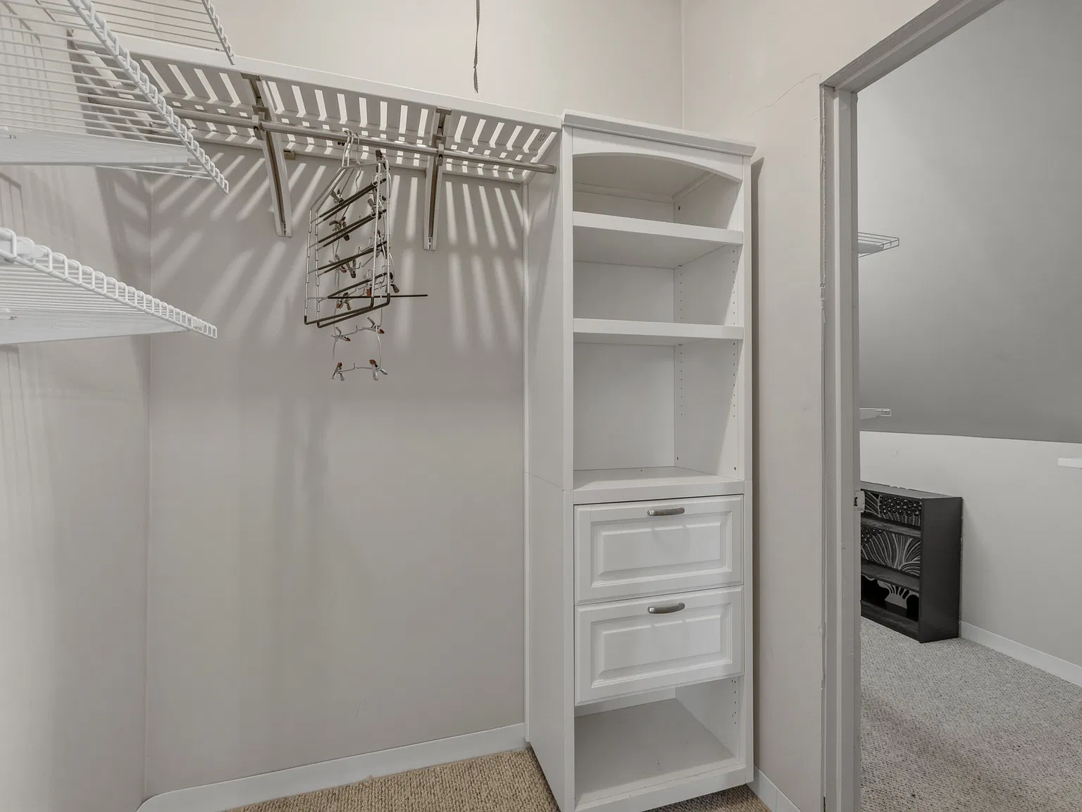 5 bed, 2.5 bath, 2800 sqft, $2,300 — Photo 3