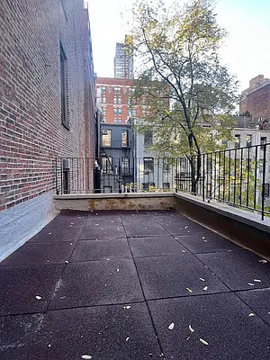 Rented by Compass | media 12