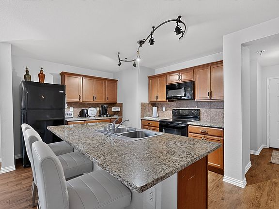 4th image of 1218 River Oak Ln
