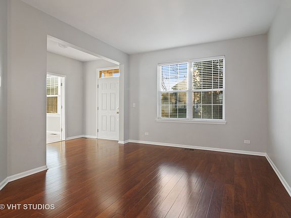 3rd image of 2765 Liberty Lakes Blvd