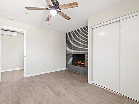 4th image of 611 E Ovington St #1/2