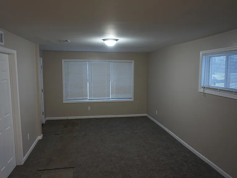 3740 Spruce St — Photo 5