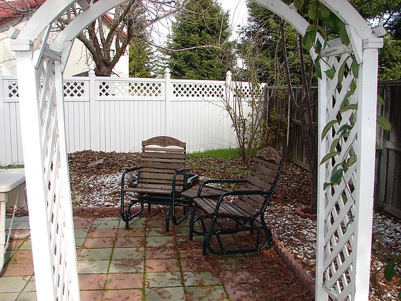 4th image of 8442 Aster Ct