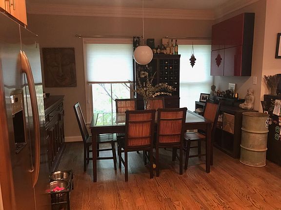 5th image of 1209J N Taft St #10