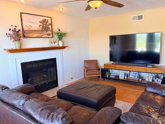 3rd image of 9449 Prospect Ave