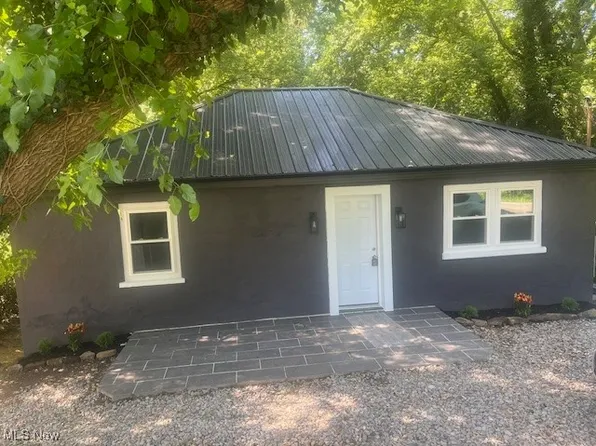 1650 Adamsville Rd, Zanesville, OH 43701