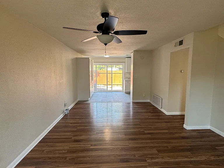 10628 Queen Jessica Ln — Photo 16