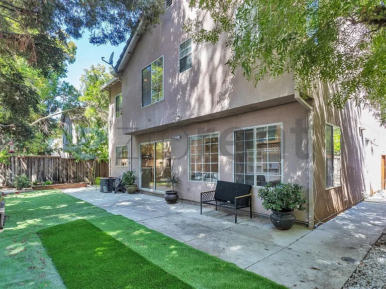 1240 Litchfield Ave — Photo 33