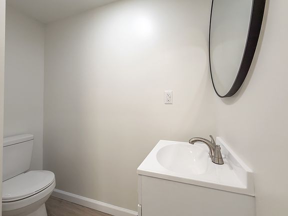 4th image of 1117 Center St
